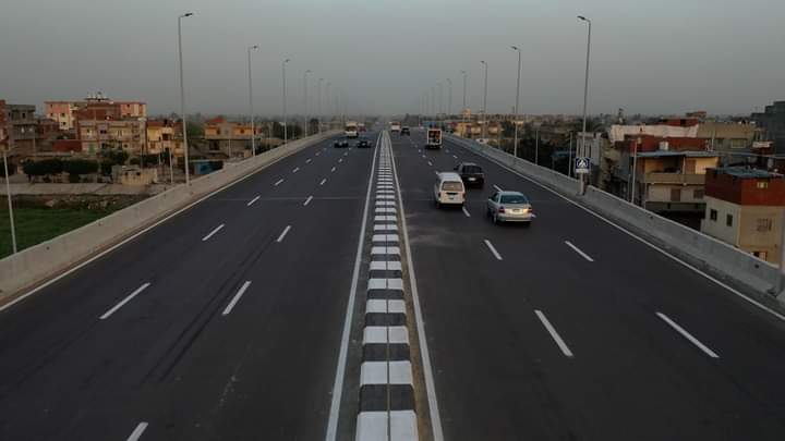 جانب من مشروعات الطرق والكبارى
