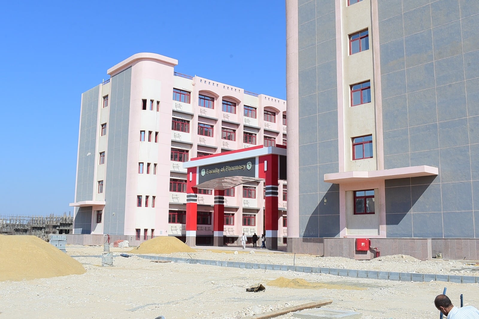 إنشاءات جديدة بجامعة سوهاج