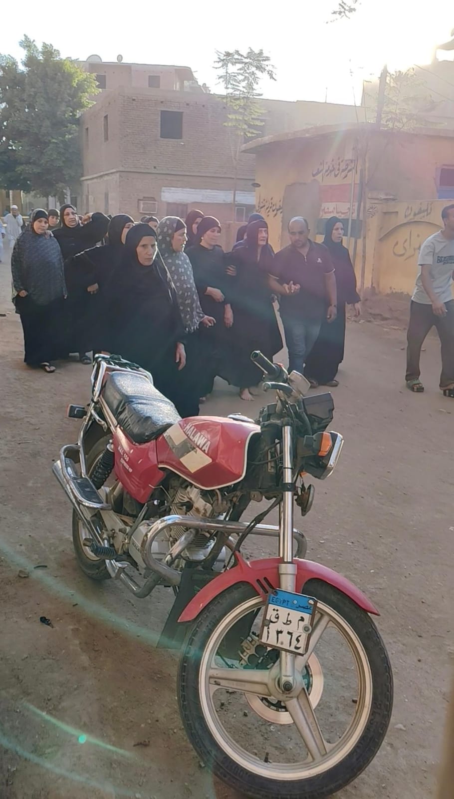 والدته 