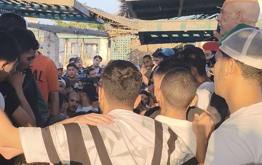 حزن الاصحاب بالجنازة