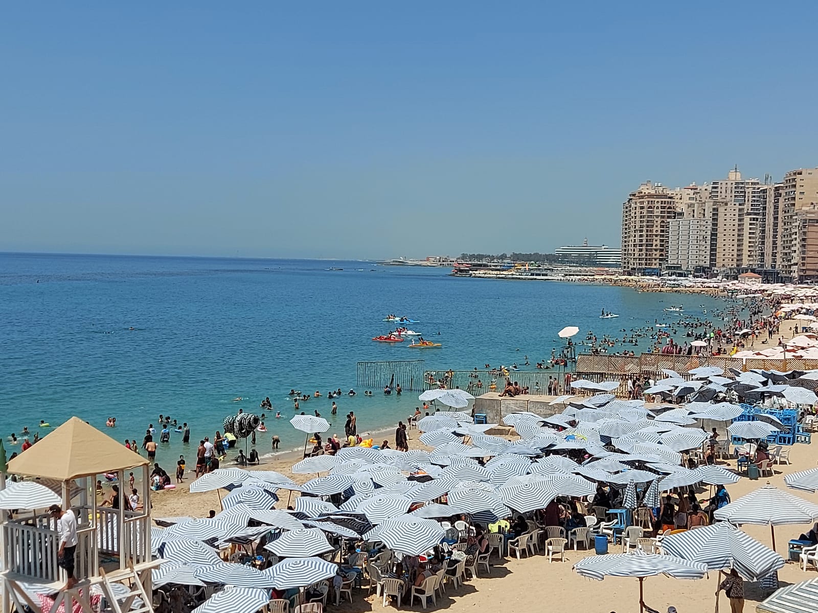 اقبال فى الاجازات
