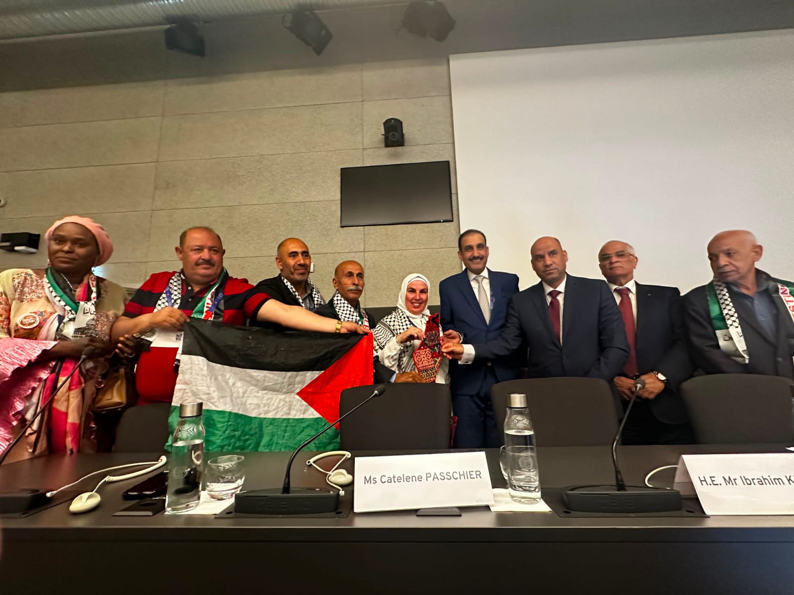 تكريم وزير العمل ومدير منظمة العمل العربية