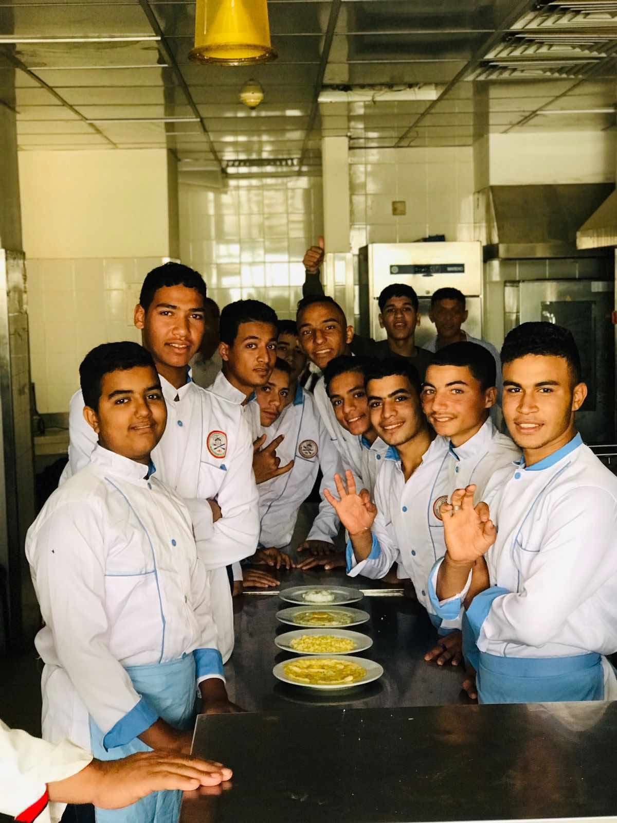 طلاب مدرسة الفيوم الفندقية