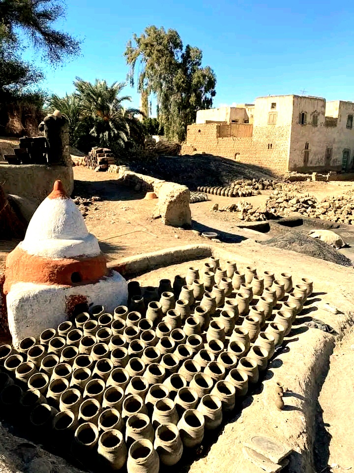 جانب من إنتاج حارة الفخارية جانب من إنتاج حارة الفخارية