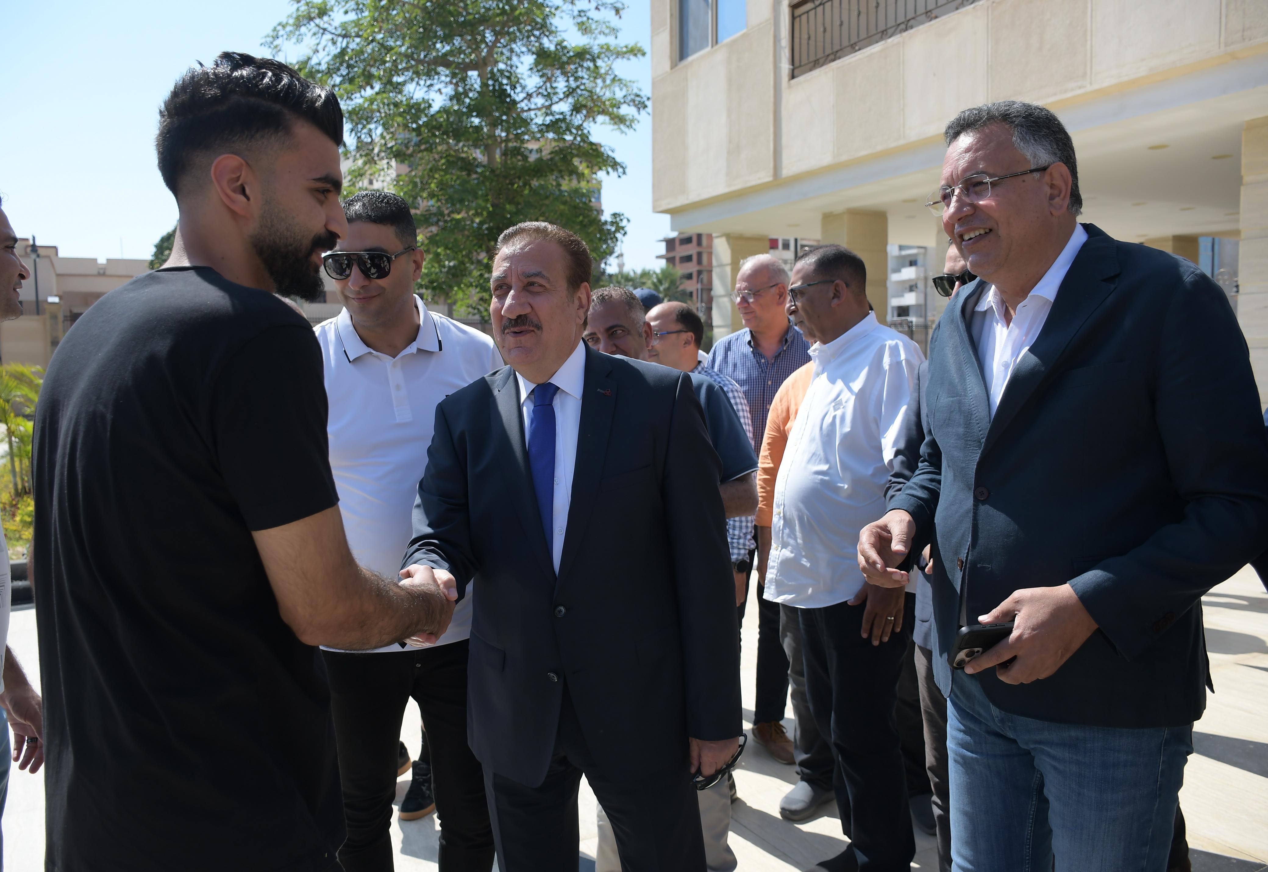 استقبال لاعب المصري استقبال لاعب المصري