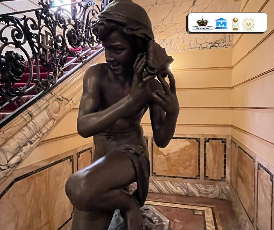 التماثيل فى المتحف