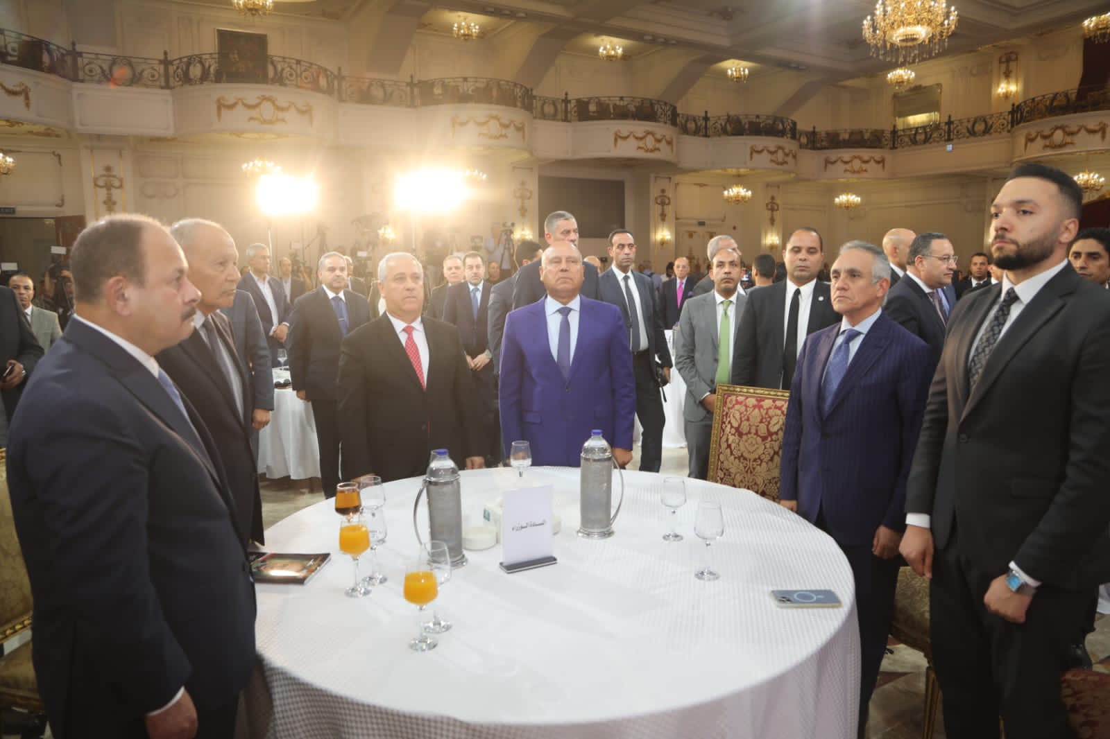 كامل الوزير وعددا من القيادات فى حفل تدشين كتاب رجل الأقدار.. سيرة قائد.. مسيرة وطن كامل الوزير وعددا من القيادات فى حفل تدشين كتاب رجل الأقدار.. سيرة قائد.. مسيرة وطن