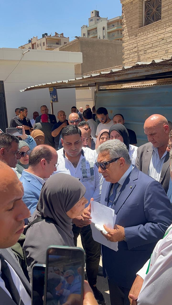 محافظ الدقهلية يستمع للمواطنين