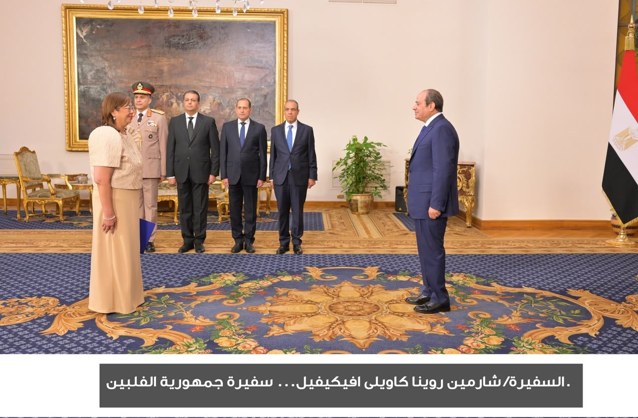 الرئيس السيسى يتسلم اعتماد 17 سفيرًا جديدًا  (7)