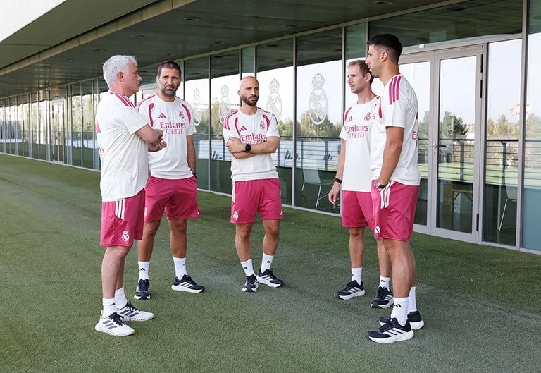 الجهاز الفني لريال مدريد (1)