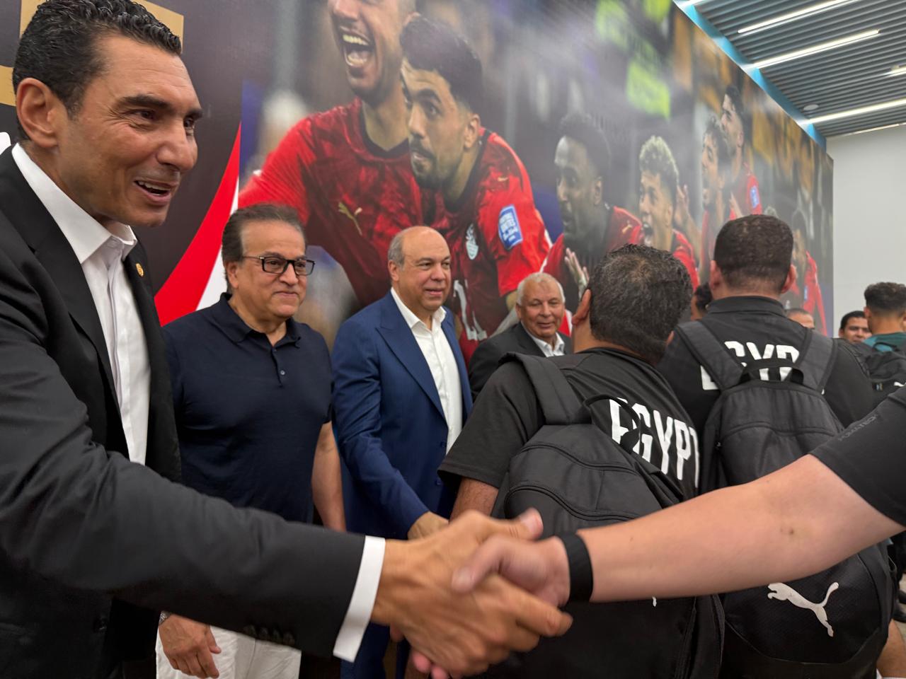 وزراء يستقبلون المنتخب