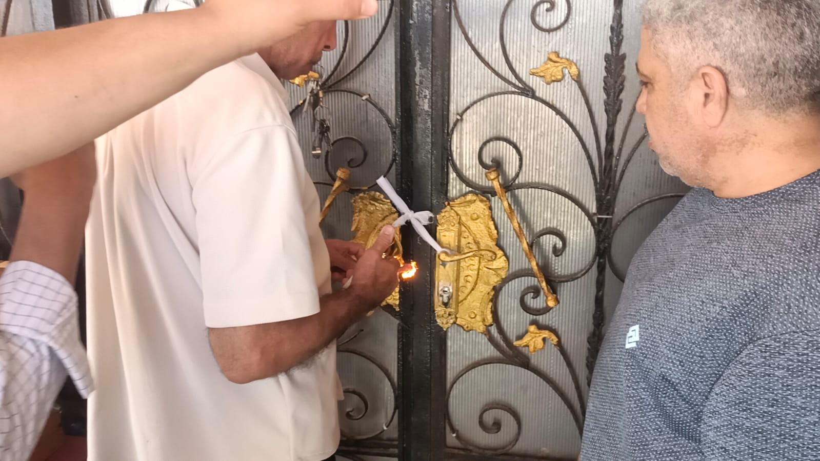 غلق مطعم بالعريش