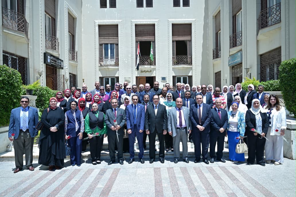 مجلس جامعة القاهرة يفتتح المقر الجديد مجلس جامعة القاهرة يفتتح المقر الجديد