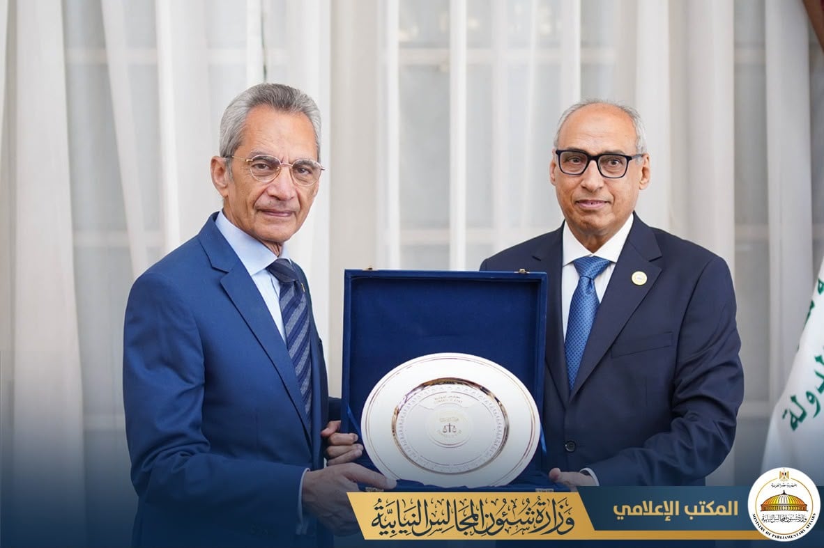 وزير المجالس النيابية يهنئ رئيس مجلس الدولة (1)