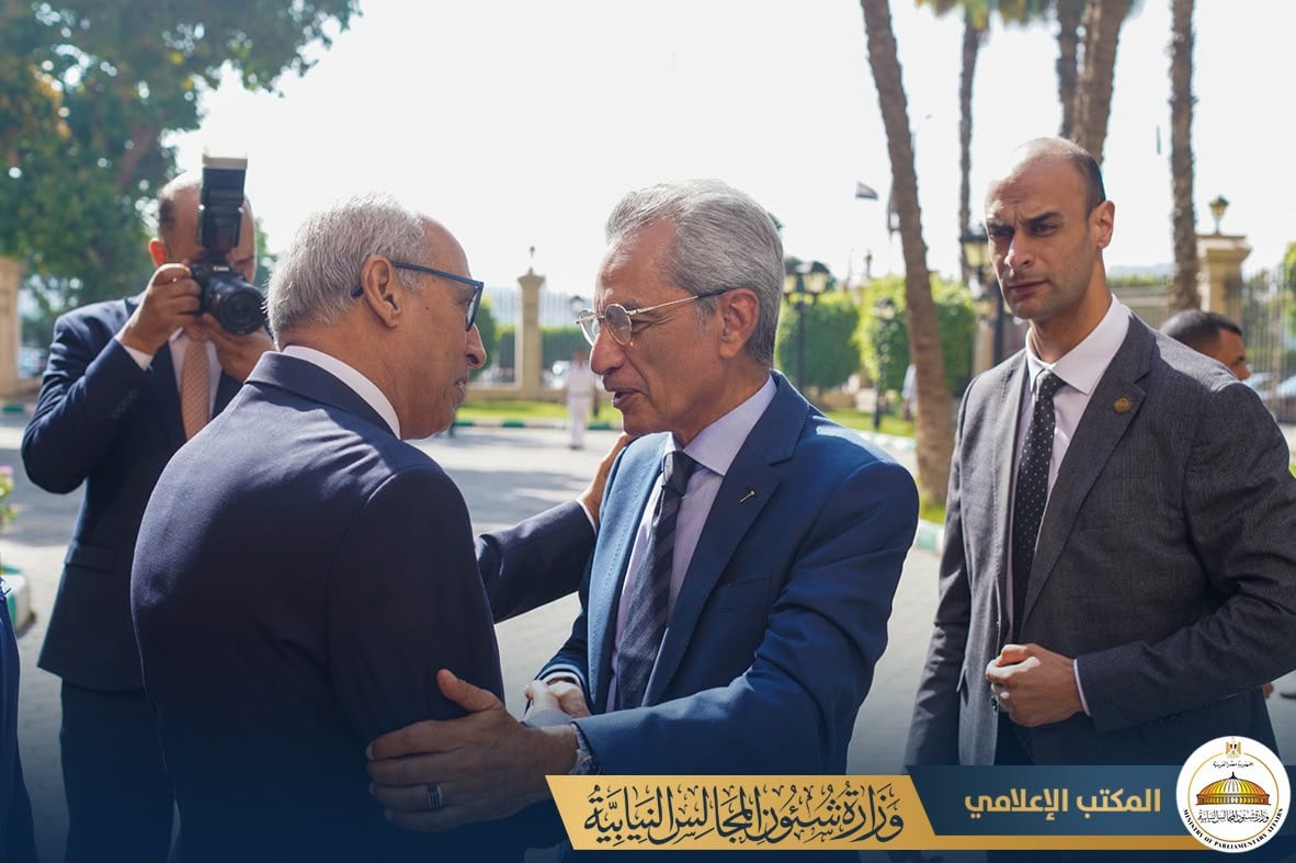وزير المجالس النيابية يهنئ رئيس مجلس الدولة (5)