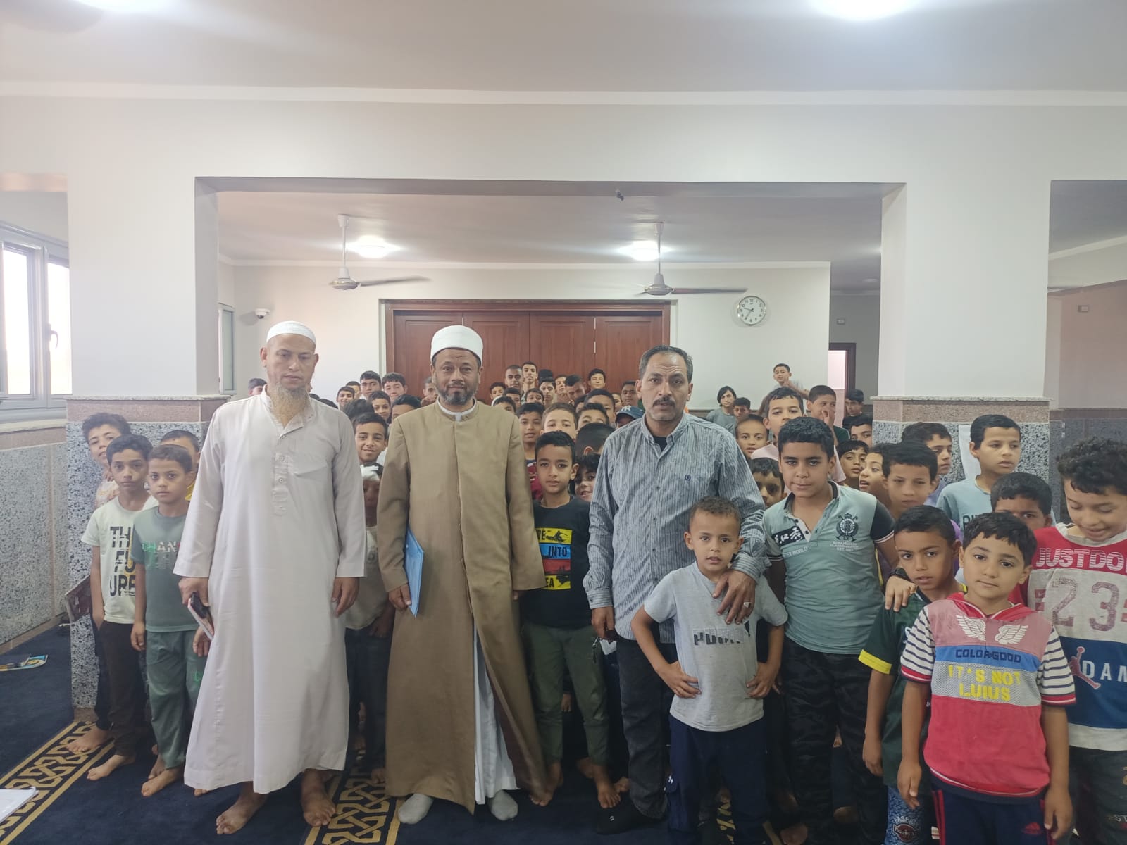 إقبال كبير من الاكفال بحفظ كتاب الله إقبال كبير من الاكفال بحفظ كتاب الله
