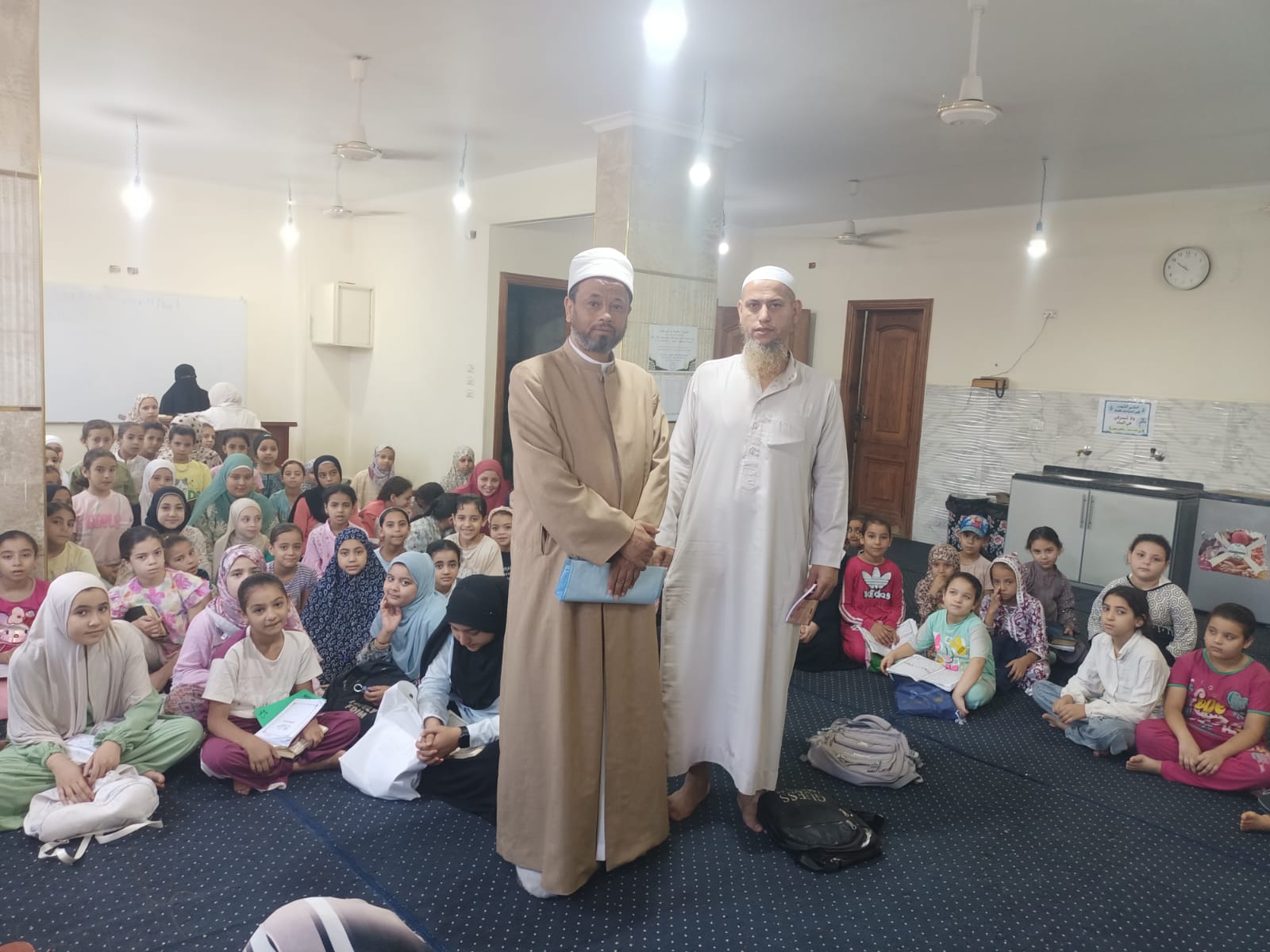 أطفال وفتيات بالمشروع أطفال وفتيات بالمشروع