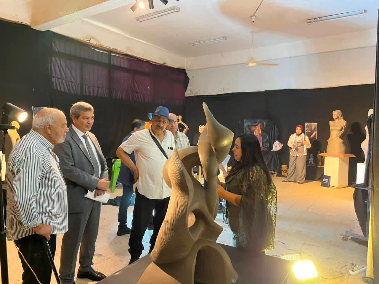 طلاب فنون جميلة المنيا يبدعون فى مشروعات التخرج (3)