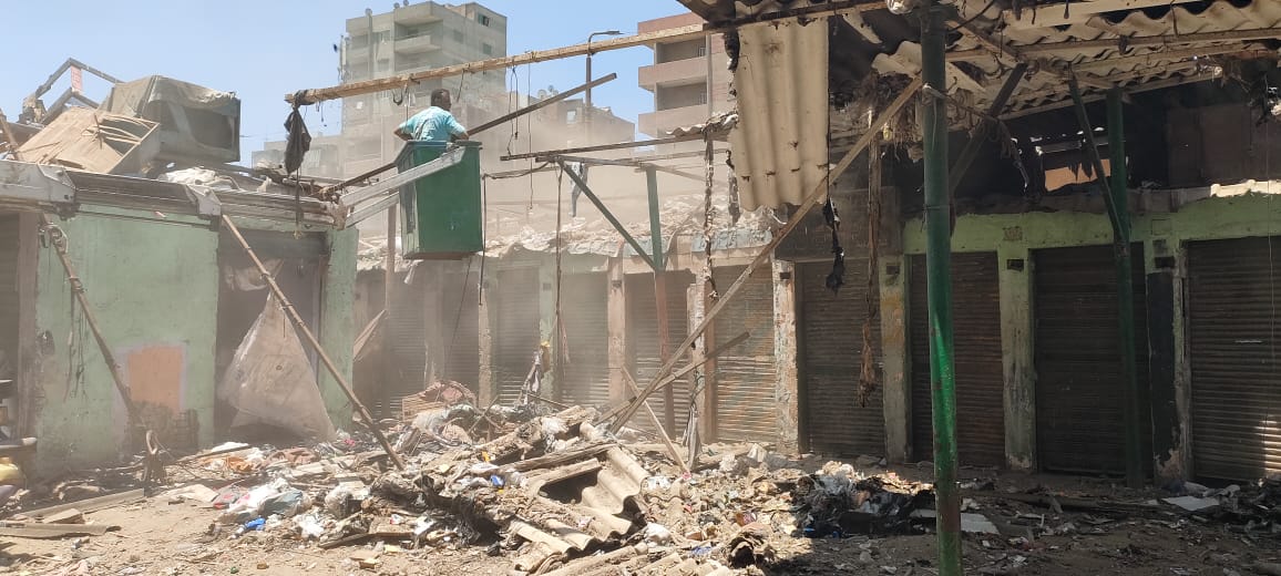 حملات فى إمبابة لرفع المخلفات والإشغالات (3)