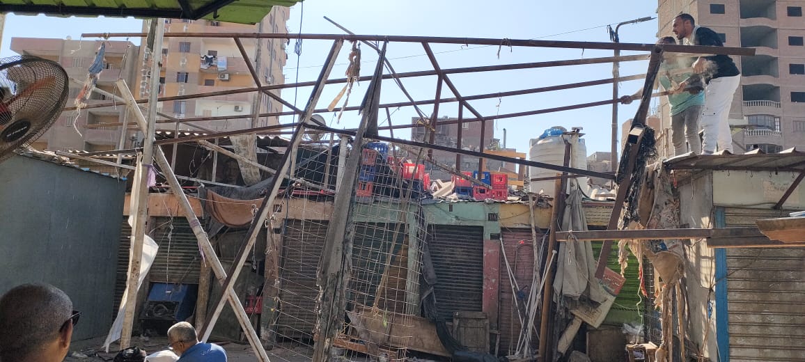 حملات فى إمبابة لرفع المخلفات والإشغالات (7)