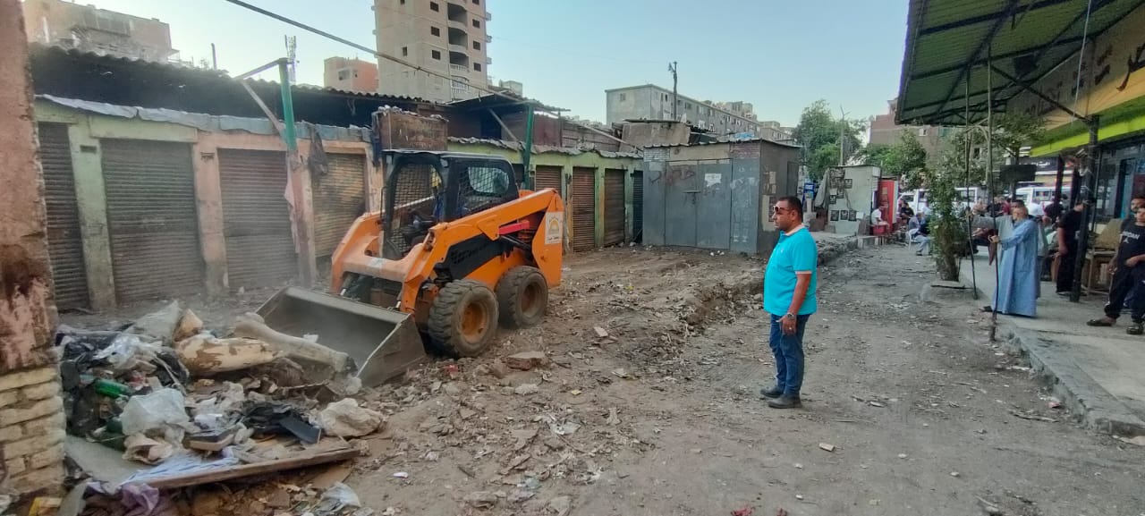 حملات فى إمبابة لرفع المخلفات والإشغالات (10)