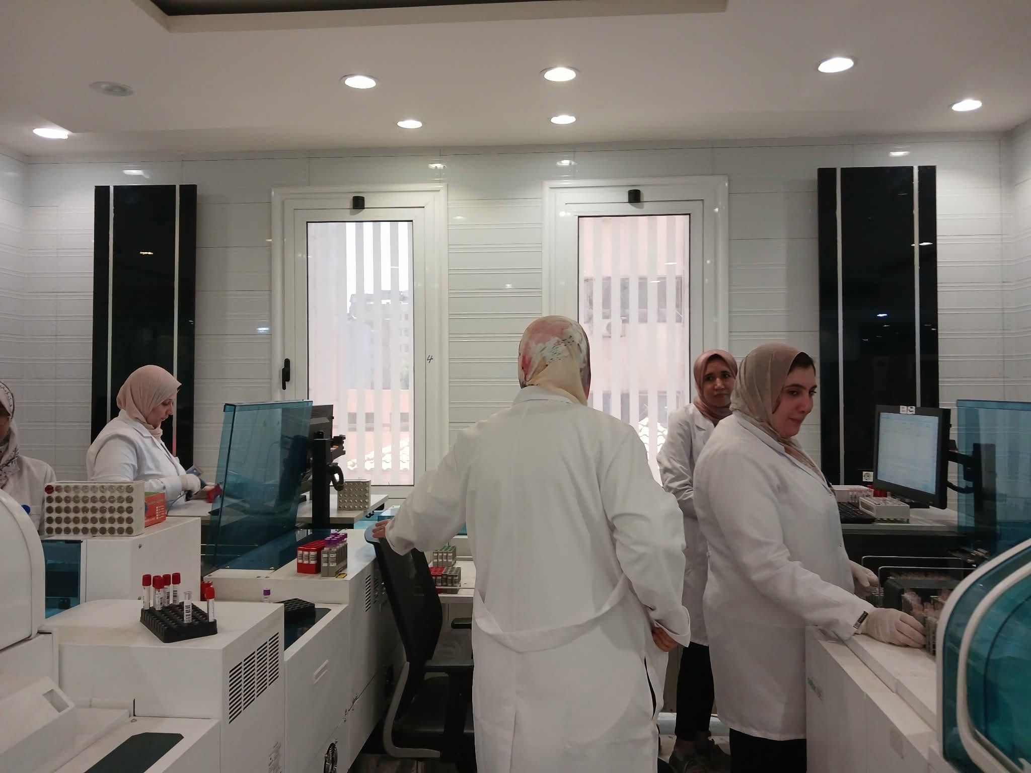 من داحل معامل جامعة الزقازيق