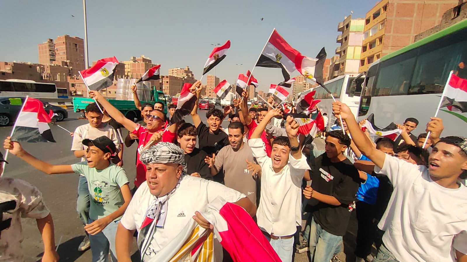 أعلام مصر تزين الاحتفالات