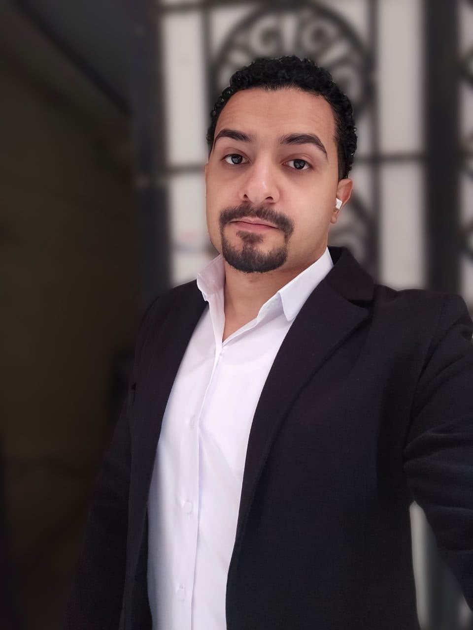 الباحث يوسف سلطان