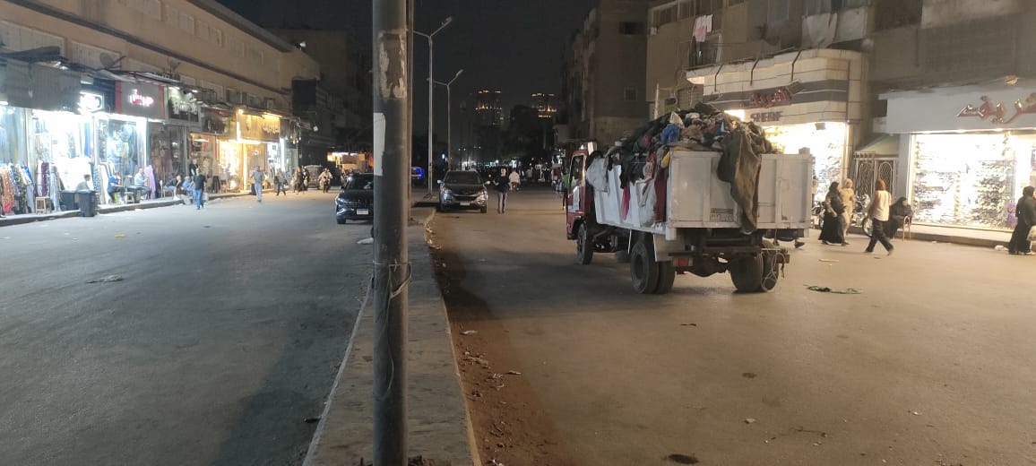 حملات فى إمبابة لرفع المخلفات والإشغالات (8)