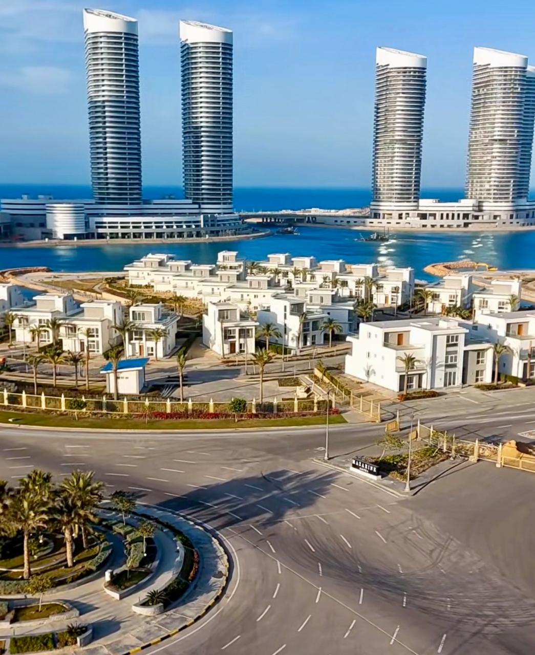 العلمين جمال الطبيعة والعمارة الحديثة