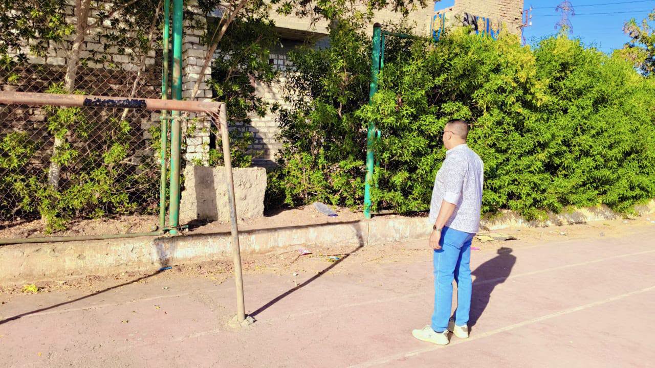 جولة داخل الملاعب المفتوحة لبحث سبل الإستفادة منها مستقبلاً بالأقصر