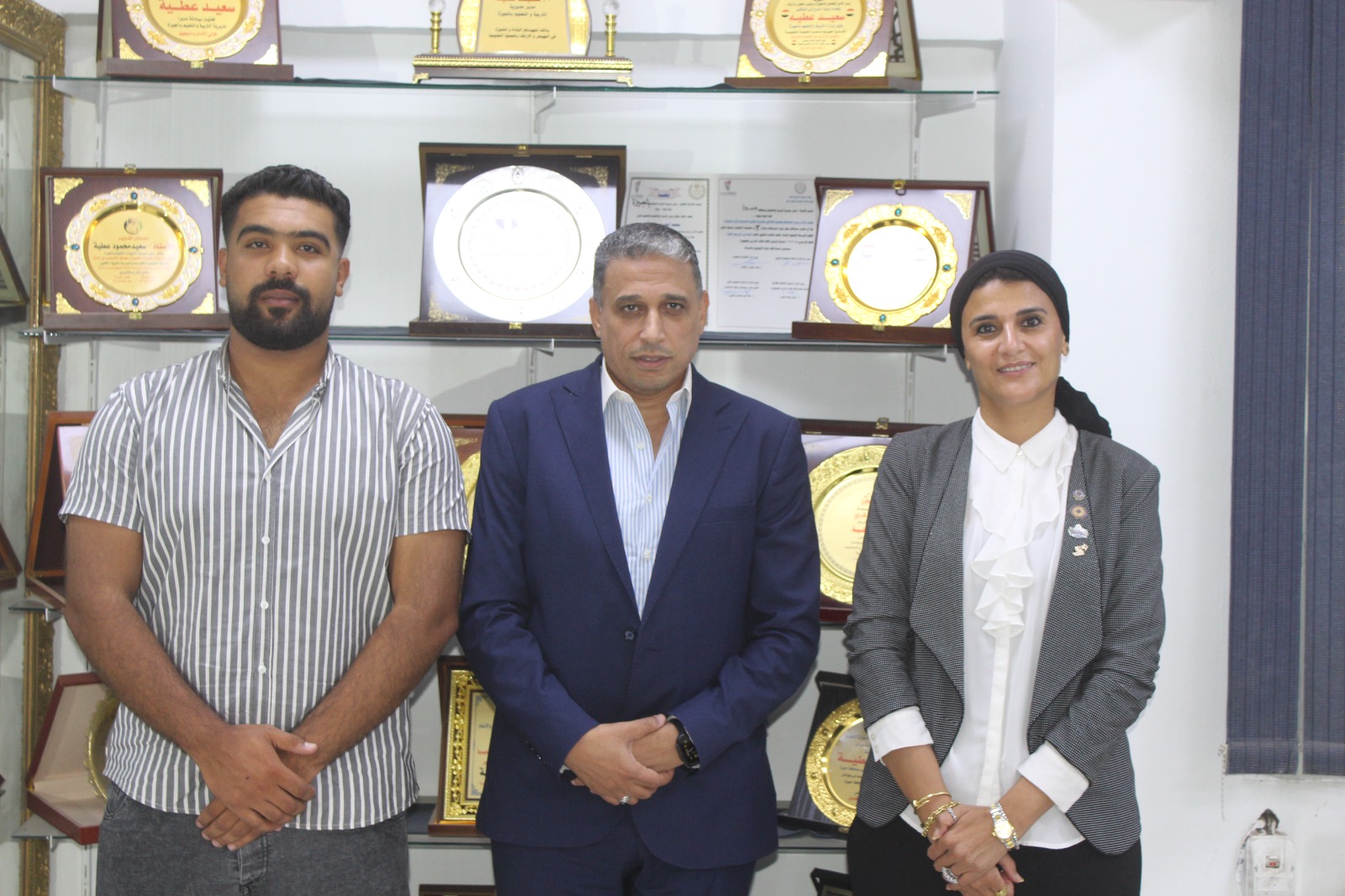 مدير تعليم الجيزة يُكرم المساهمين في إنجاح المبادرة الرئاسية عيون أطفالنا... مستقبلنا (1)