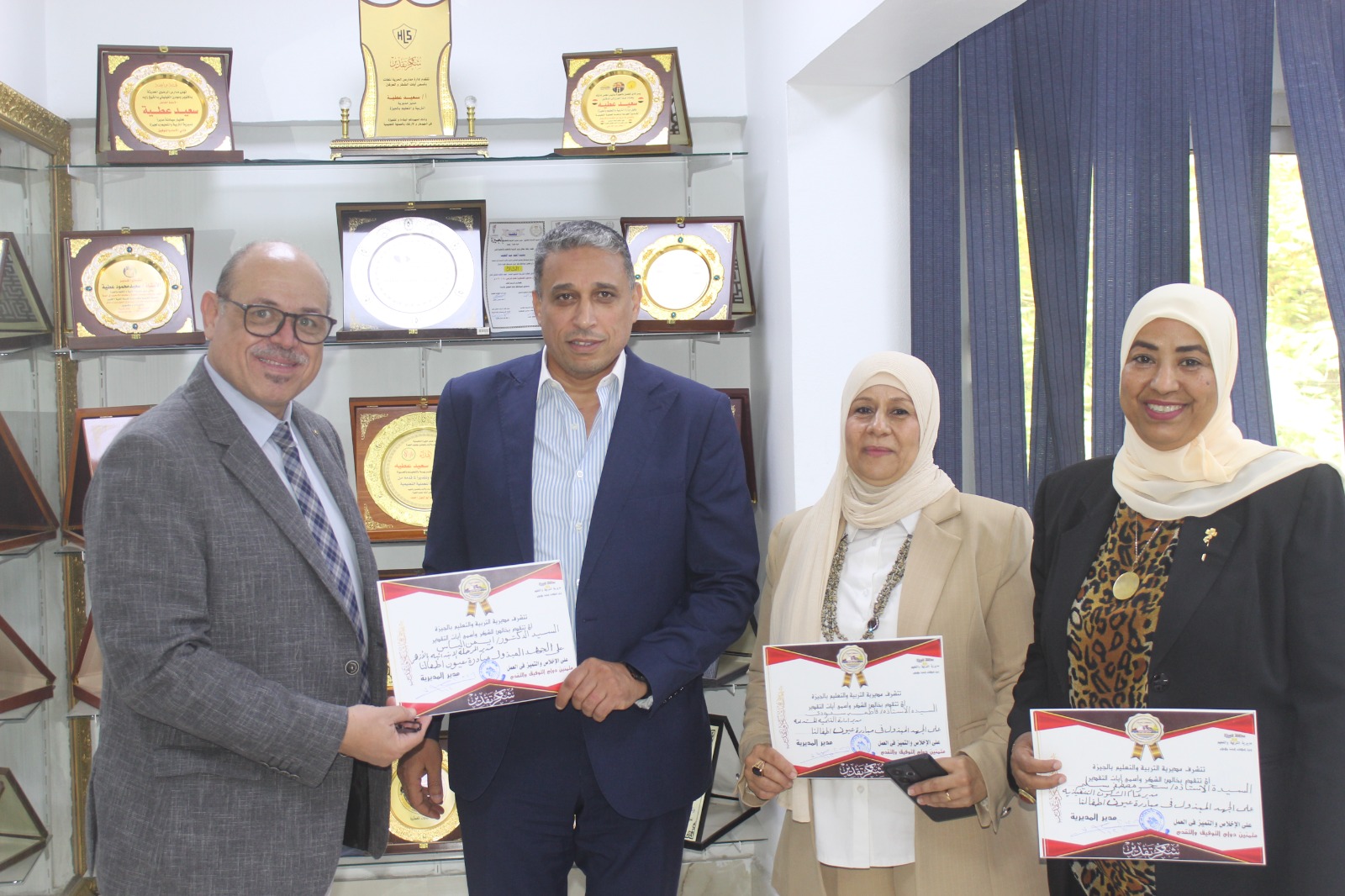 مدير تعليم الجيزة يُكرم المساهمين في إنجاح المبادرة الرئاسية عيون أطفالنا... مستقبلنا (5)
