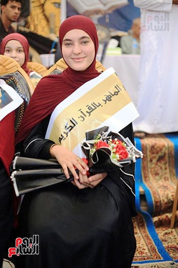 المتسابقة يمنى طارق