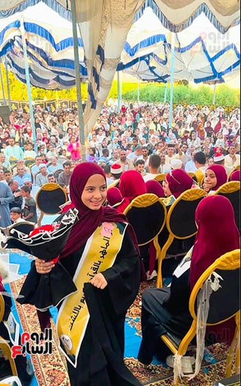 المتسابقات اثناء الحفل