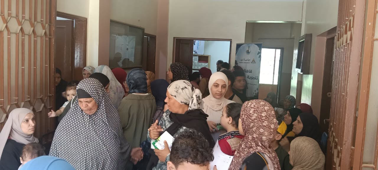 الإقبال الكبير على القافلة