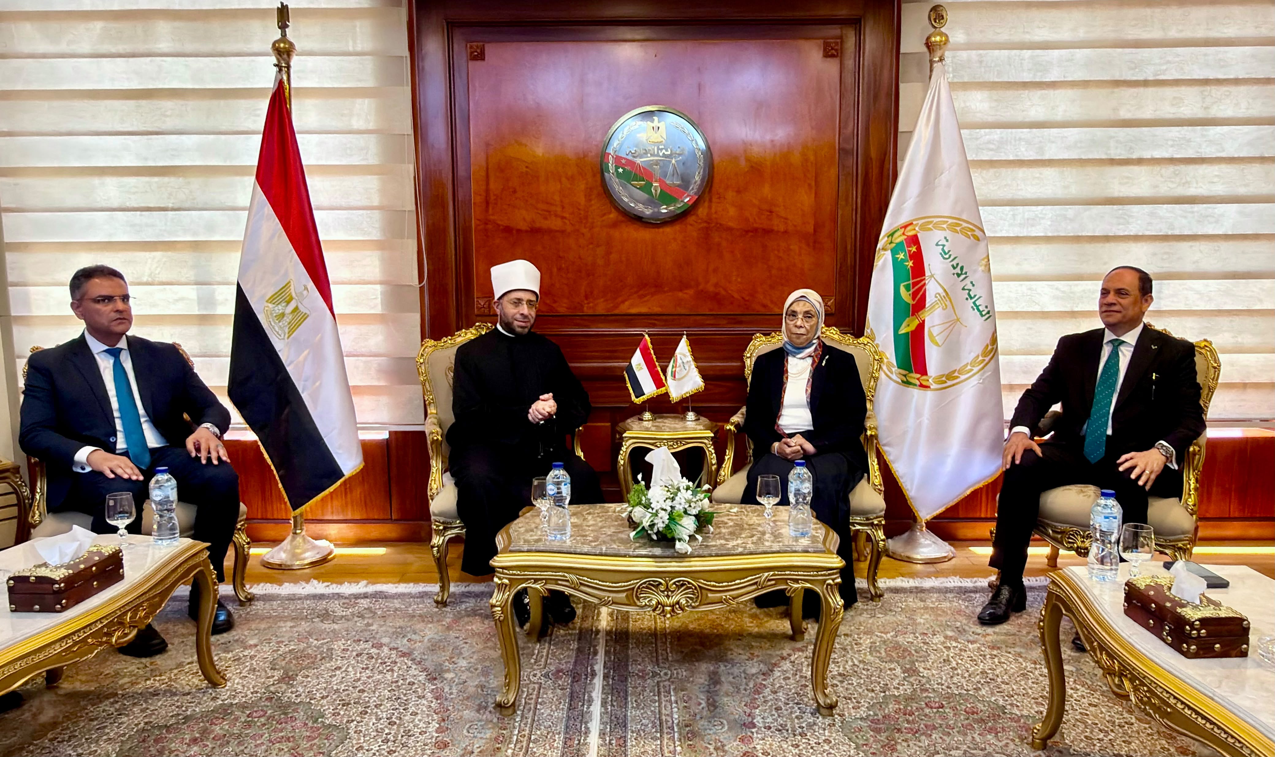 وزير الأوقاف يهنئ رئيسة هيئة النيابة الإدارية (3)