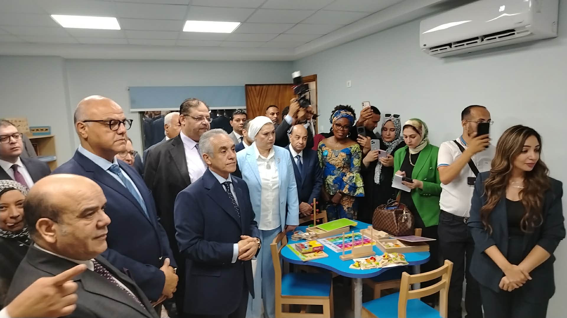 وزير العدل يفتتح محكمة الطفل بمجمع محاكم الإسكندرية وزير العدل يفتتح محكمة الطفل بمجمع محاكم الإسكندرية