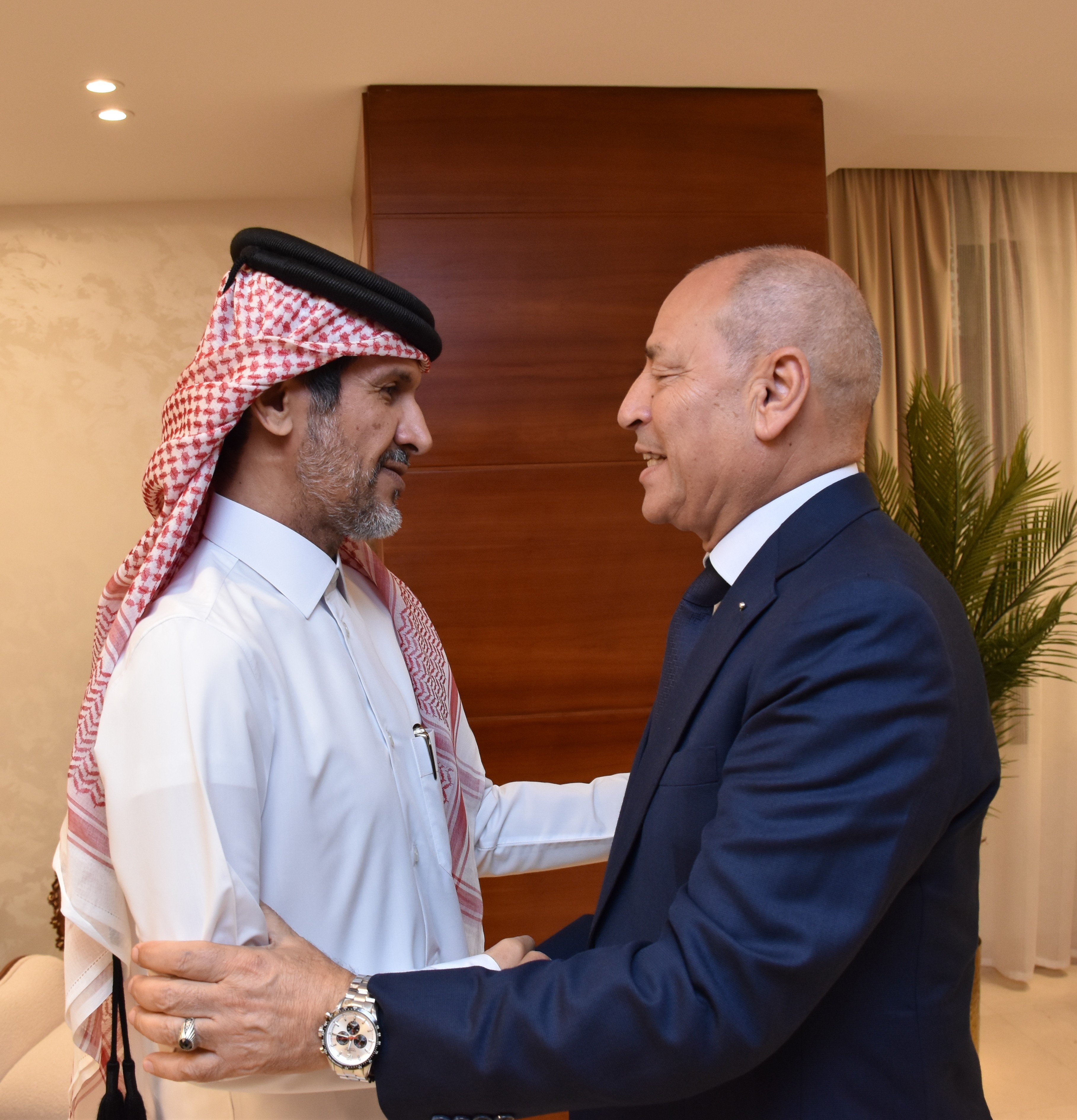 محافظ القاهرة يقدم واجب العزاء لسفير قطر بالقاهرة محافظ القاهرة يقدم واجب العزاء لسفير قطر بالقاهرة