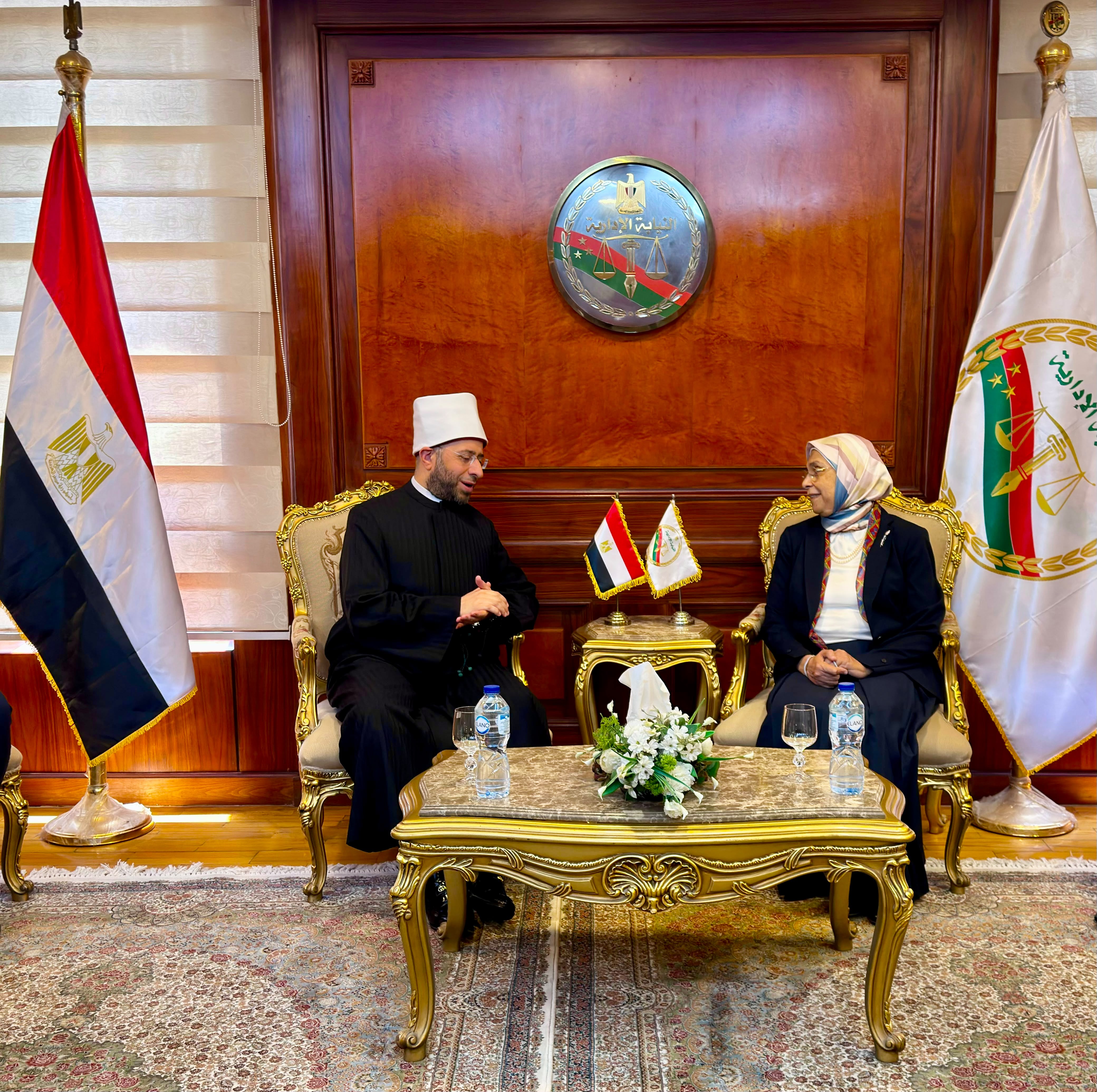 وزير الأوقاف يهنئ رئيسة هيئة النيابة الإدارية (2)