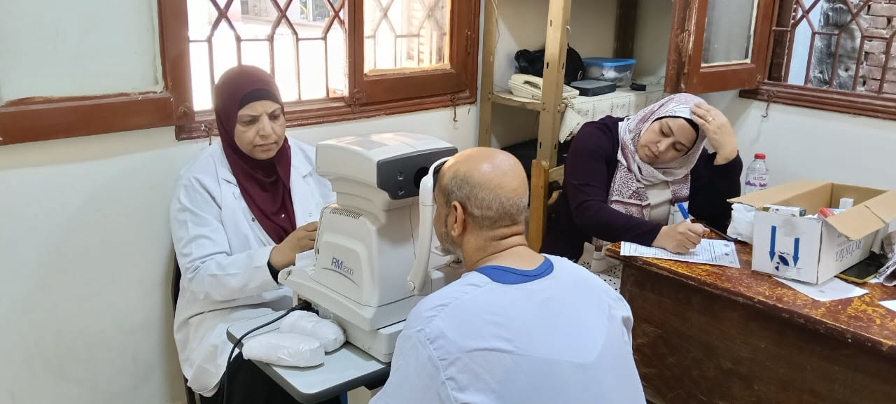 فحص العيون بالقافلة