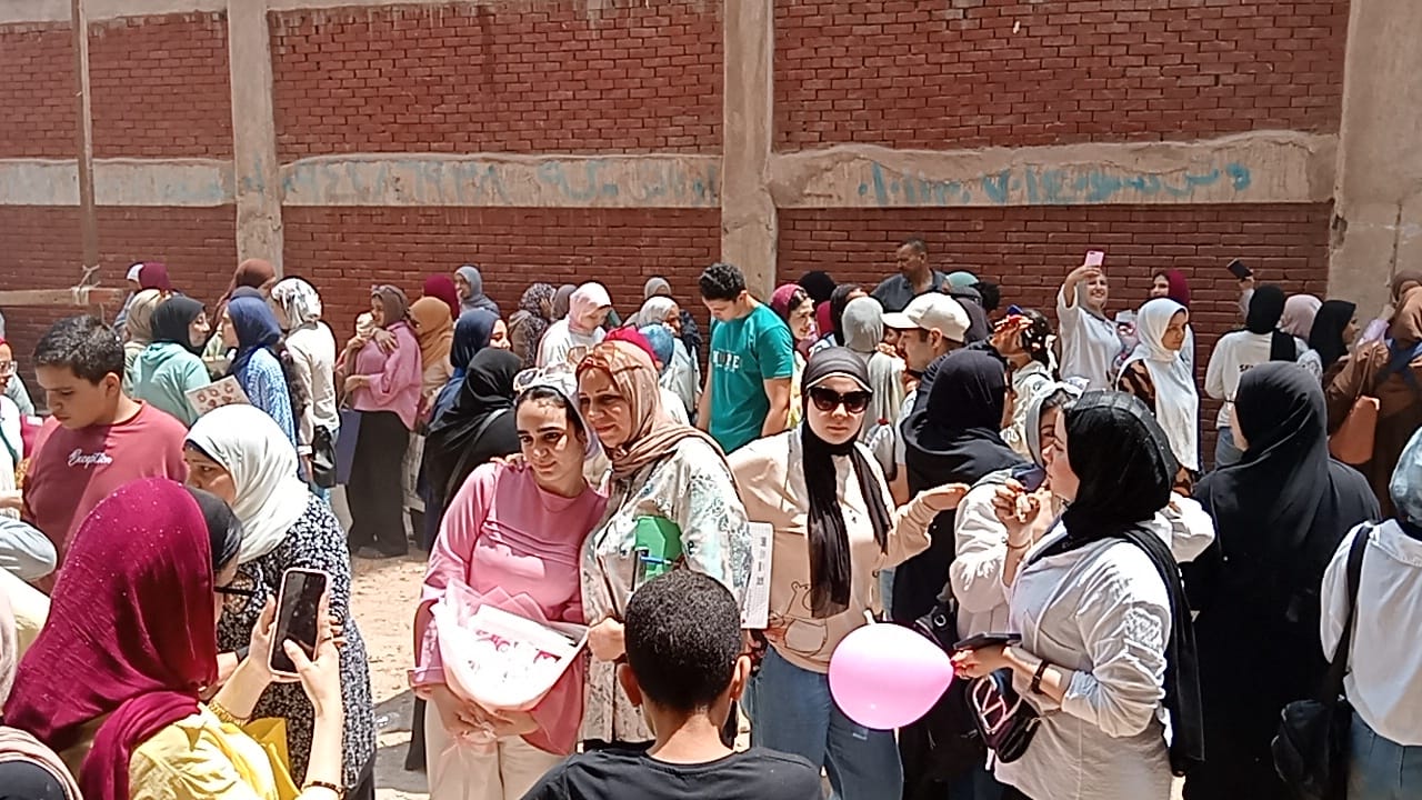 تعدد الهدايا للطالبات
