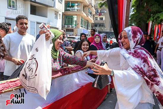 سعادة الطالبات لسهولة الامتحان