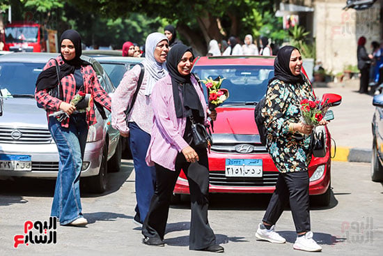 احضار الورود من اولياء الامور