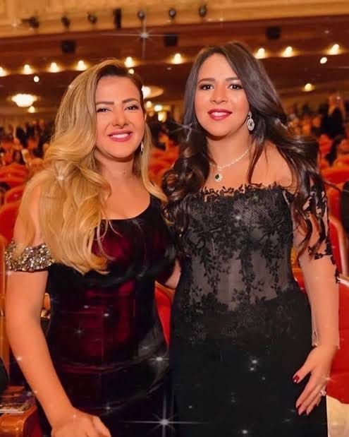 دنيا سمير غانم و ايمي سمير غانم