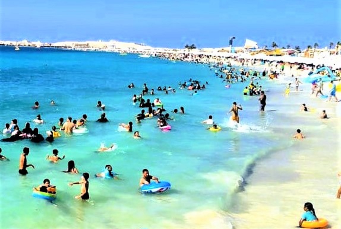 اقبال على شواطئ مطروح hblkm اقبال على شواطئ مطروح hblkm