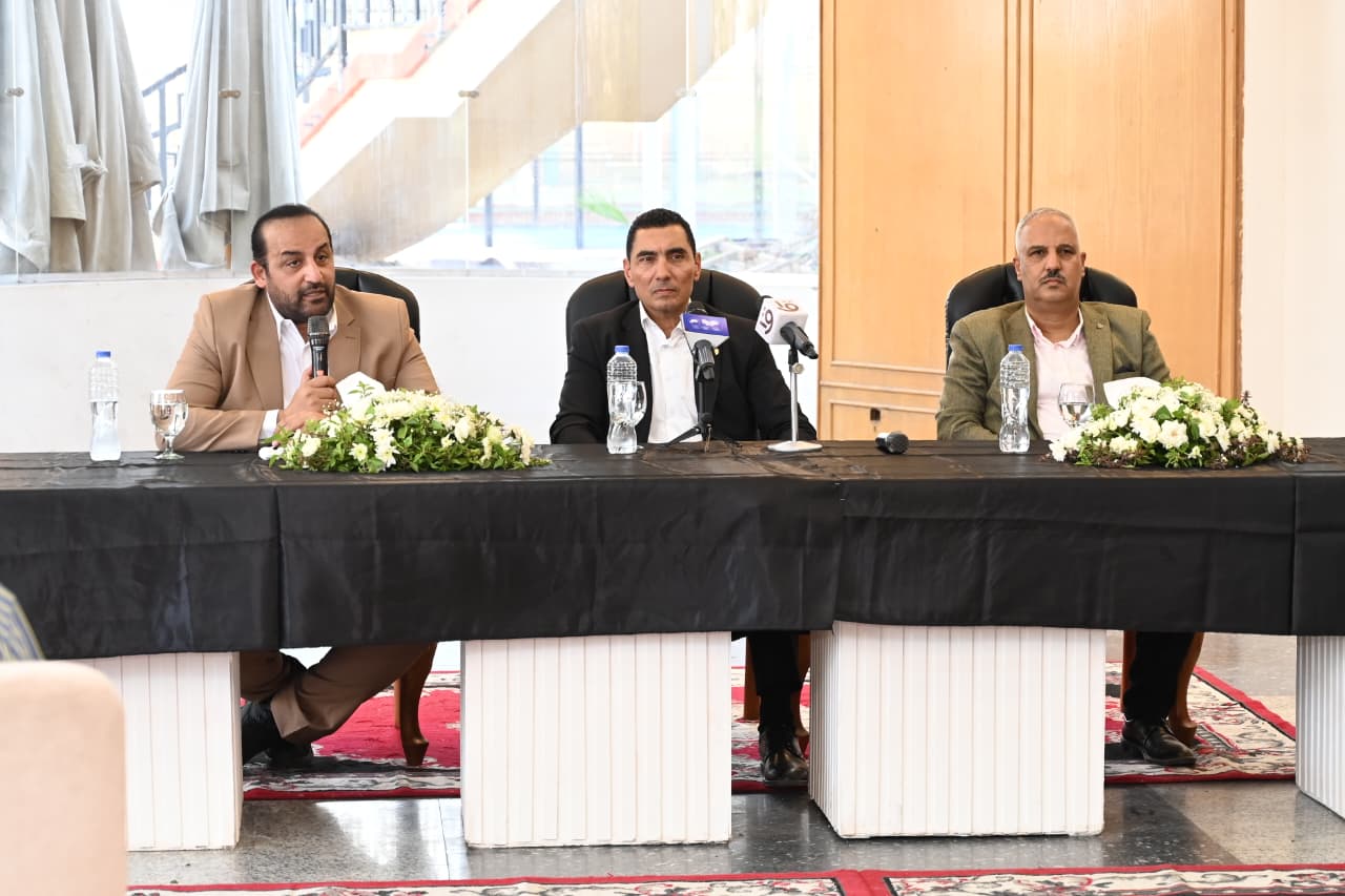 زيارة وزير الشباب والرياضة لنادى الصجفيين  (5)