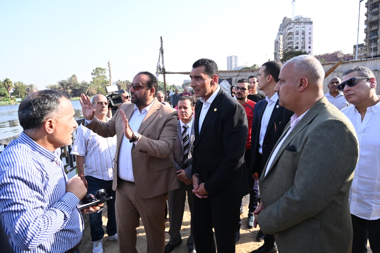 زيارة وزير الشباب والرياضة لنادى الصجفيين  (7)