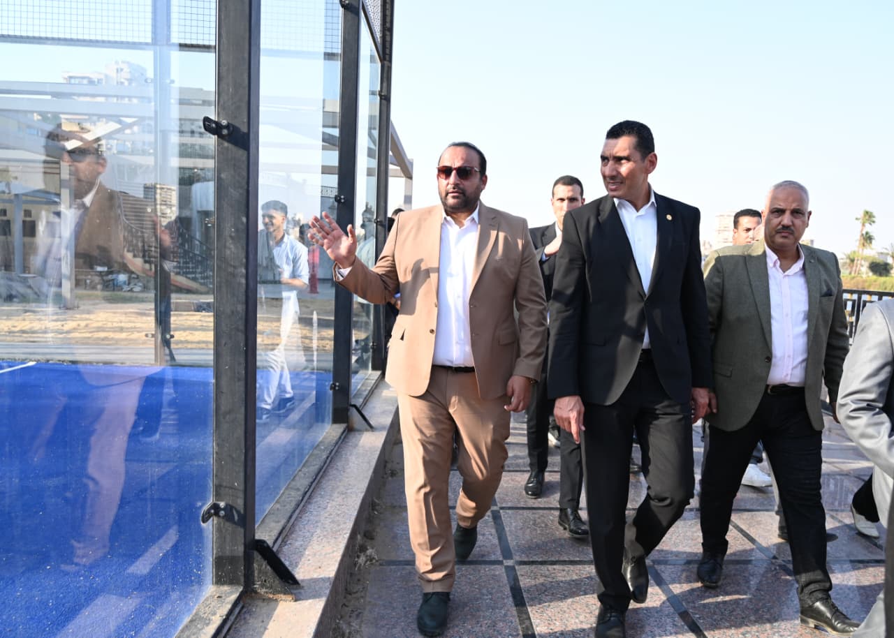زيارة وزير الشباب والرياضة لنادى الصجفيين  (2)