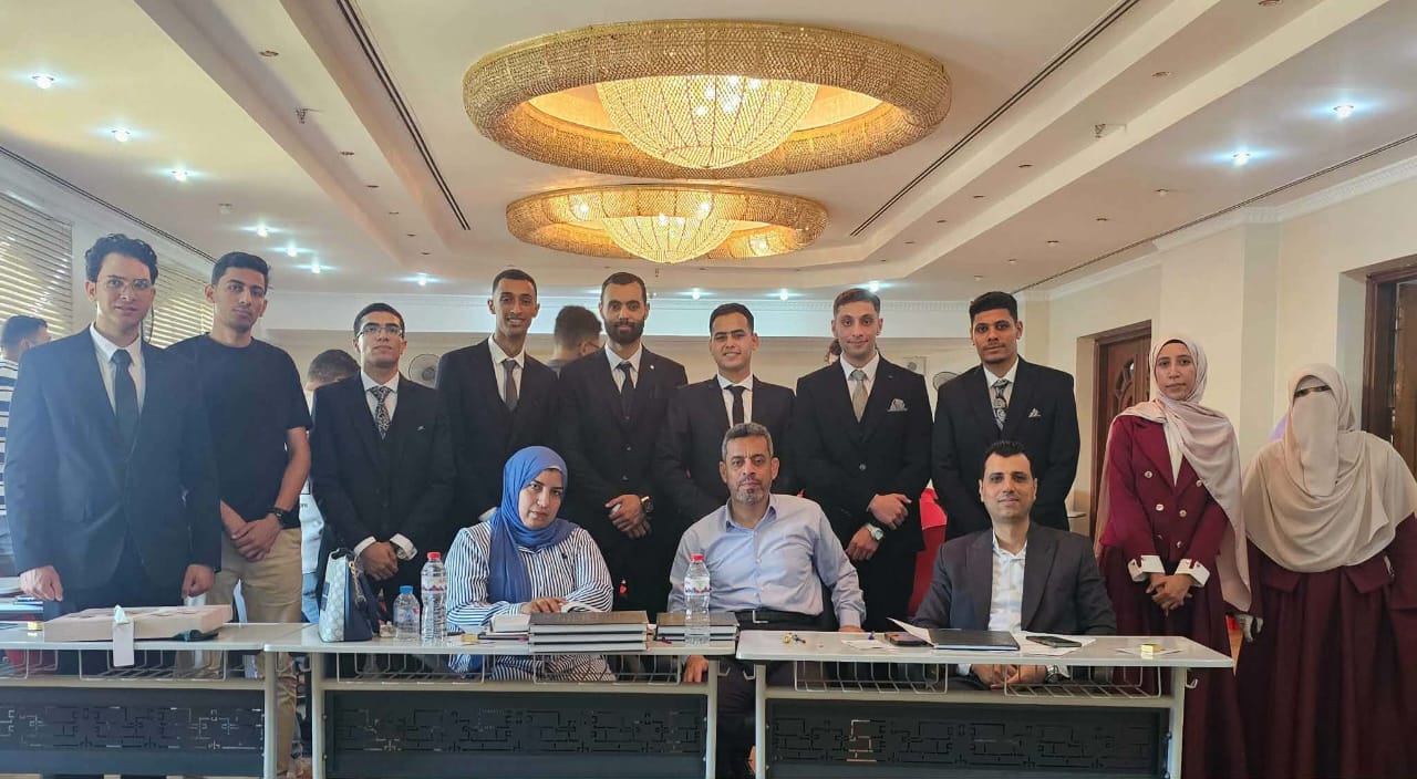 فريق العمل من طلاب وطالبات كلية الذكاء الاصطناعي
